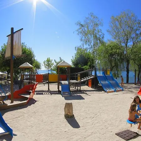Village Isolino Кемпинг